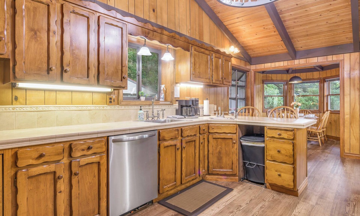 Lakeside House | Stay In Lakeside - Lake Front Oasis