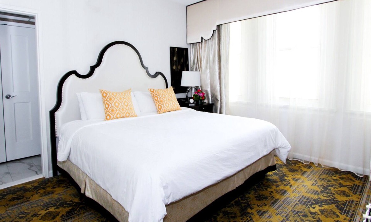 Kalorama Heights Hotel | Stay in Spacious, Timeless Room w/Unique Charm Near DC Landmarks