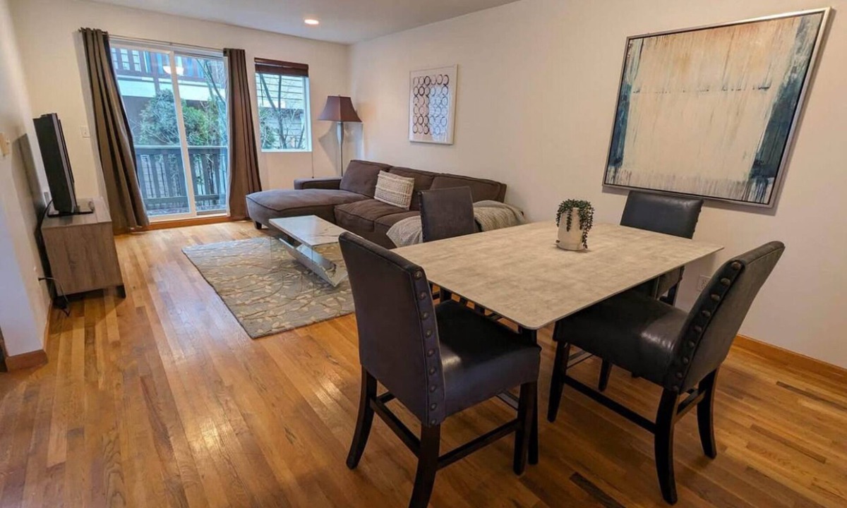 Squire Park House | Stay in style - Central district