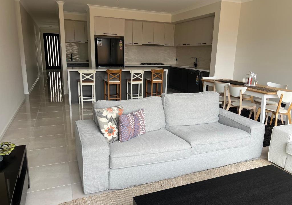 Tarneit House | Stay in Tarneit West Melbourne