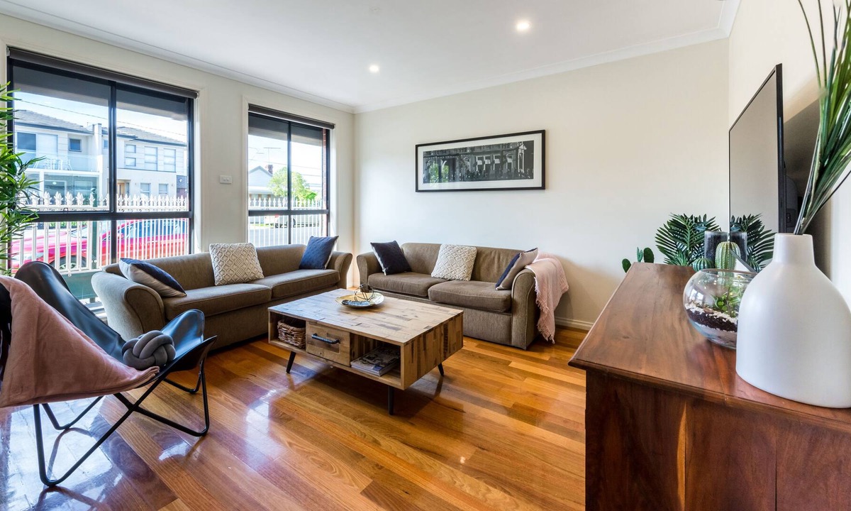 Footscray House | Stay Lime Tree - 6 Bedroom whole house