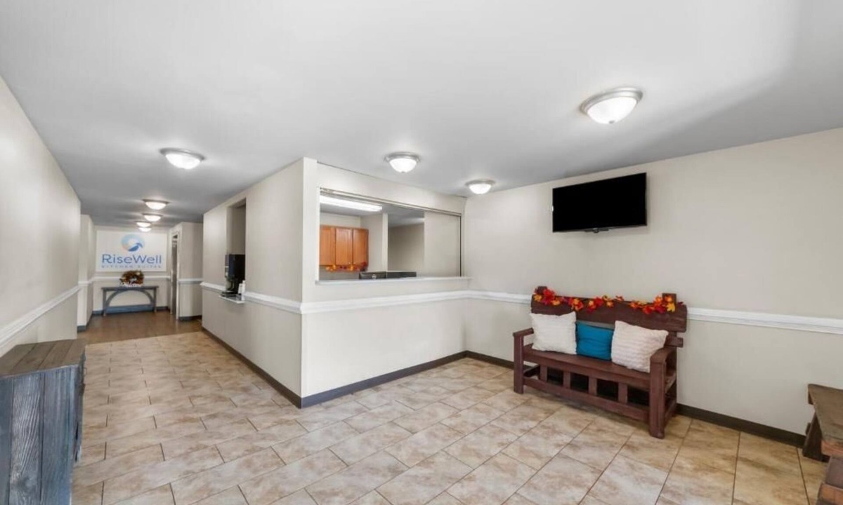 Pleasanton House | Stay Near San Antonio: Room w/Rustic Touch & Freezer Fridge
