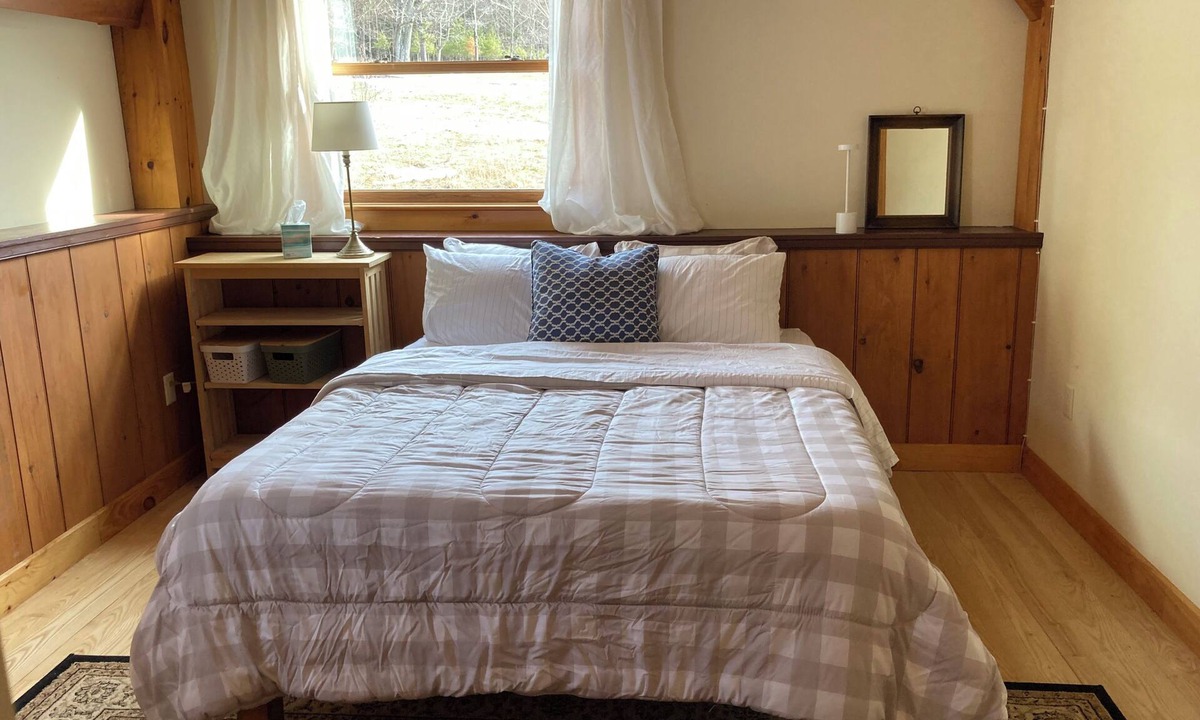 Hoosick Falls Other | Stay on a working blueberry and lavender farm! Beautiful views! Close to nature!