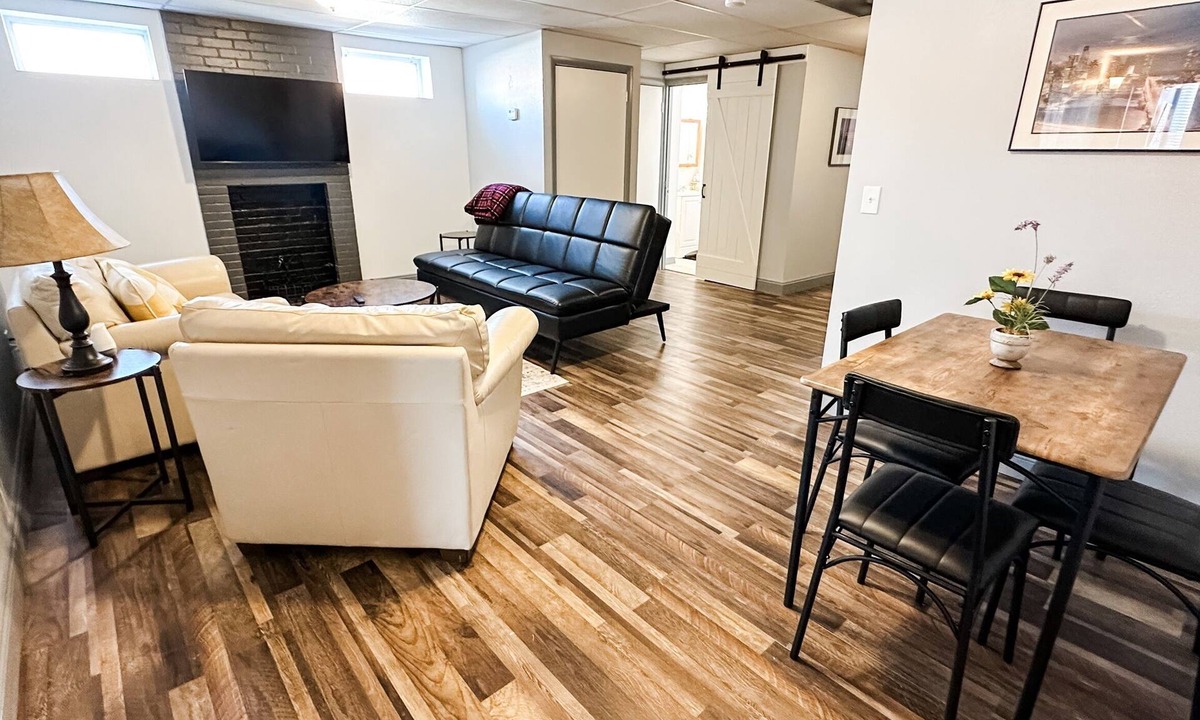 Festus Apartment | Stay On Festus Main 2 bedroom 1.5 bath Near Mercy