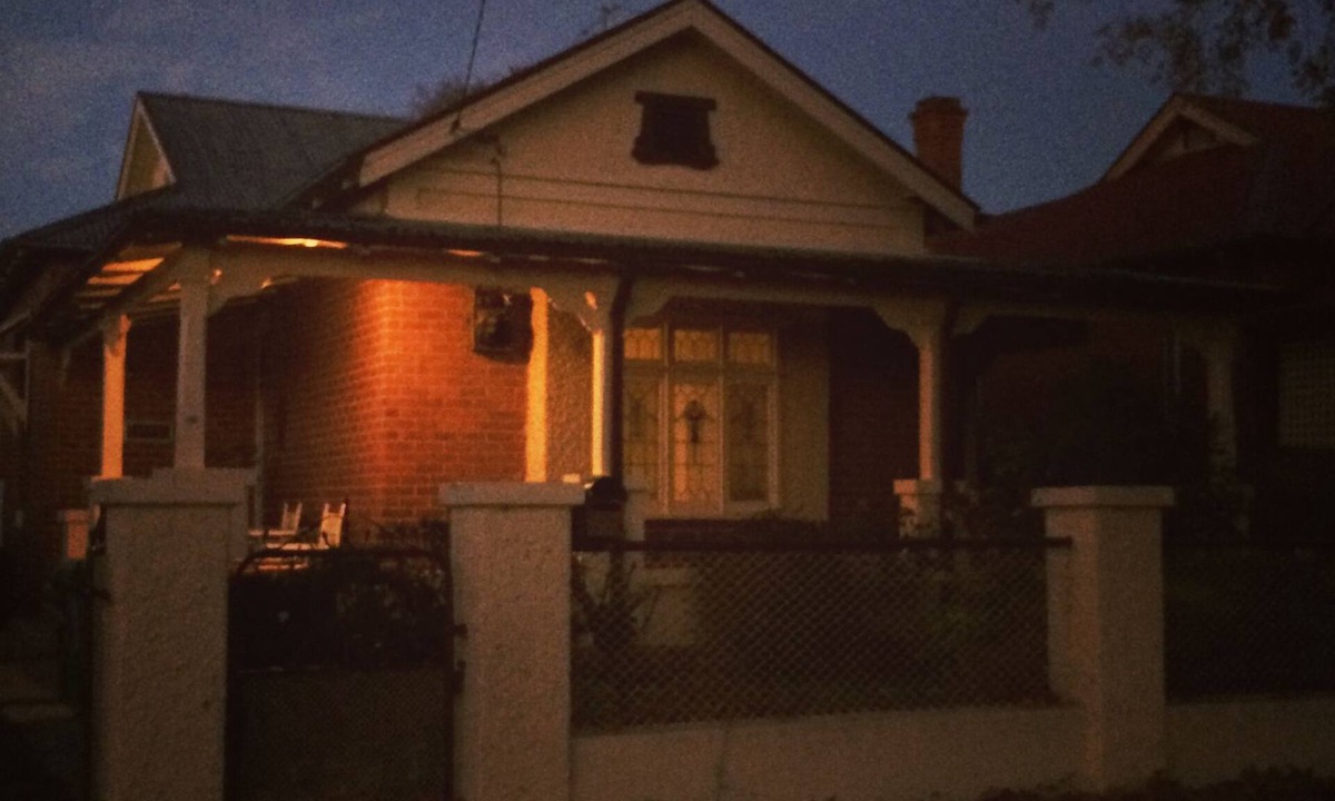 Wagga Wagga House | Stay on Simmons "Ivanhoe"