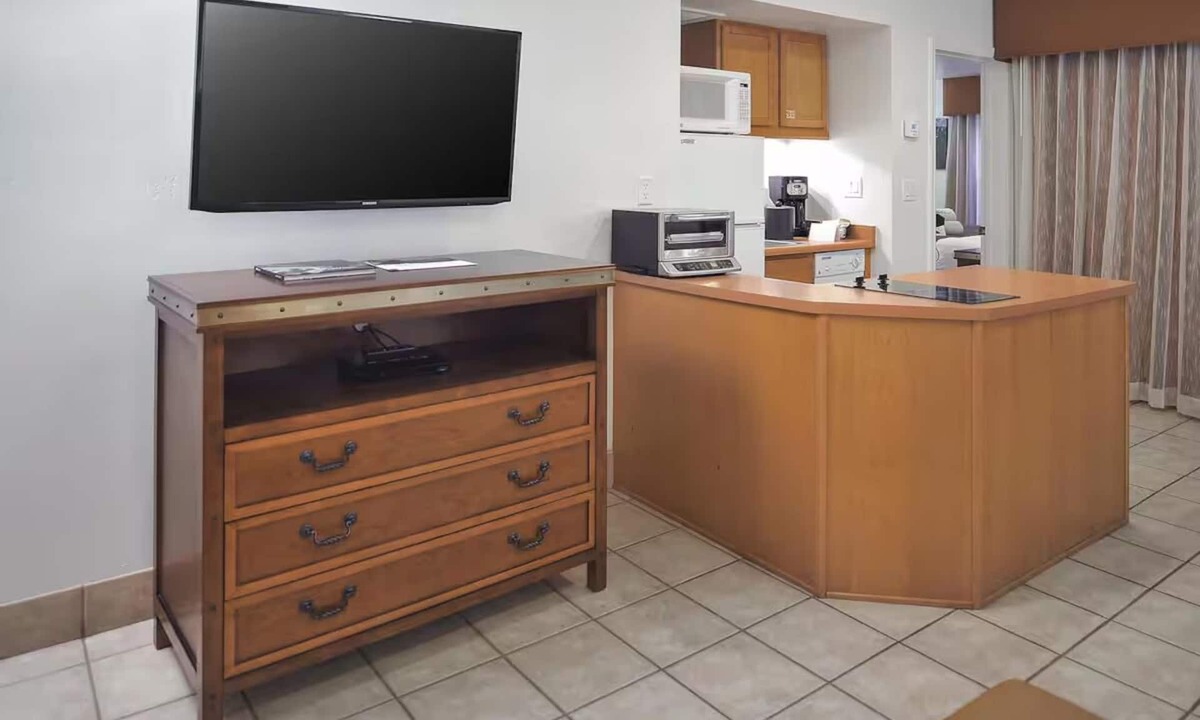 Sedona Resort | Stay with Full Kitchen, Spa, Balcony & Scenic Relaxation l Two Spacious 2BR