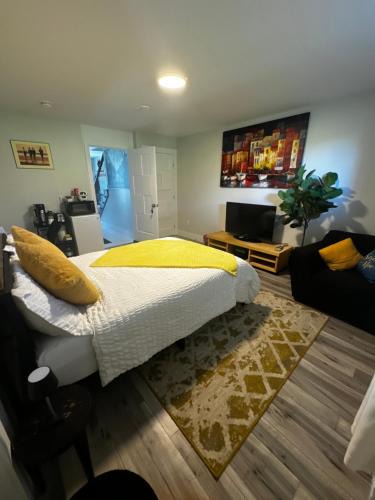 Fairview House | Stay With Precious