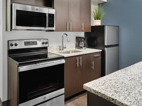Suffolk Hotel | stayAPT Suites Suffolk-Chesapeake