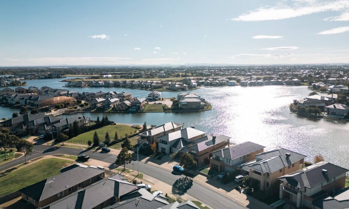 Point Cook House | StayAU Spacious Stay Point Cook