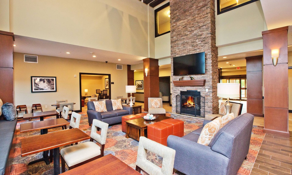 Sweetbriar Hotel | Staybridge Suites Austin South Interstate Hwy 35 by IHG