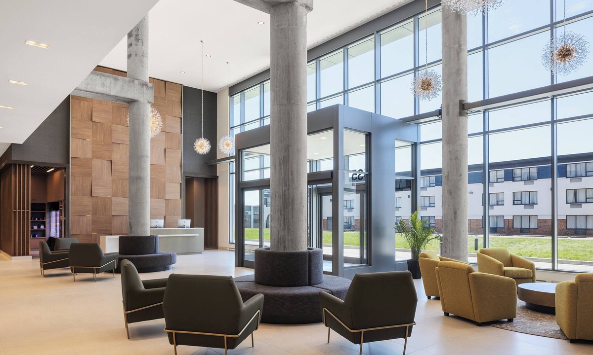 Saint-Laurent Hotel | Staybridge Suites Montréal Airport - St-Laurent by IHG
