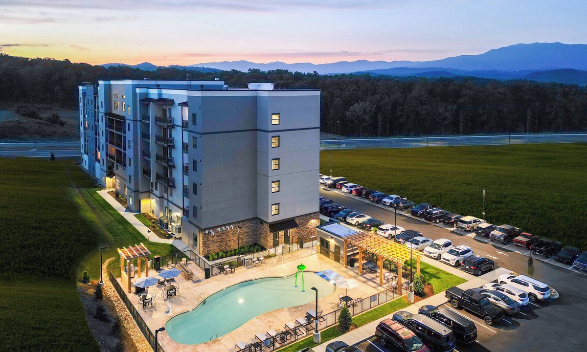 Pigeon Forge Hotel | Staybridge Suites Pigeon Forge Smoky Mtns by IHG