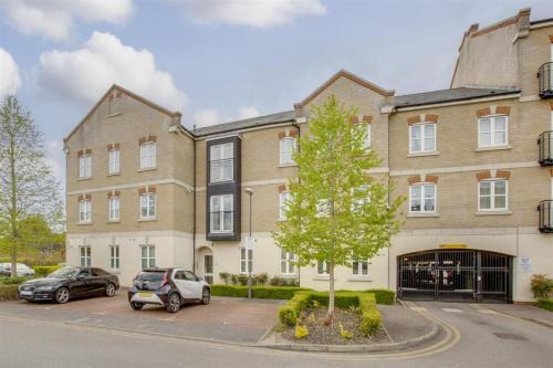 Moffat Apartment | Staybury