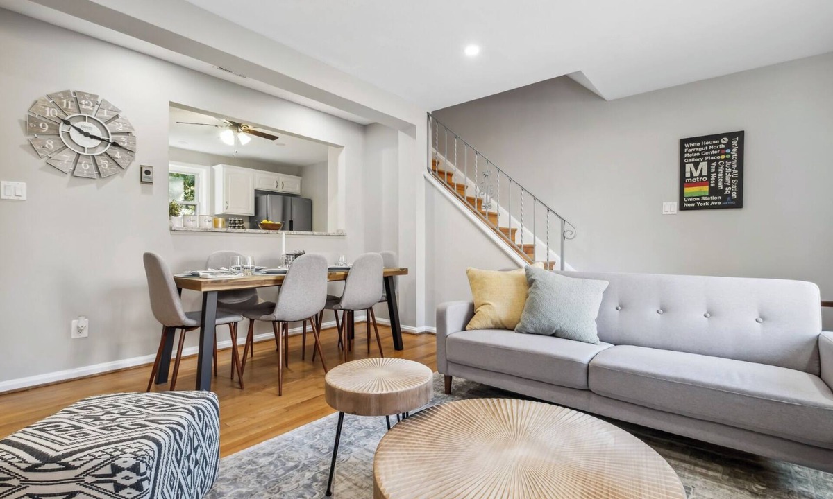 Del Ray House | Staycation in Del Rey 10 min to DC Firepit Crib