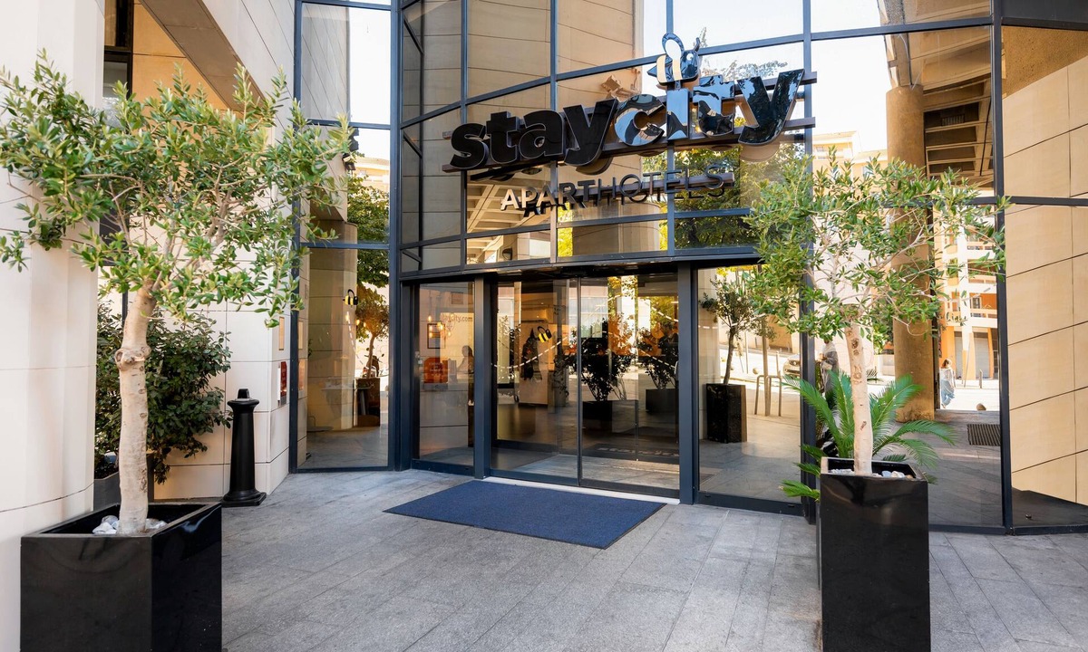 Les Grands Carmes Hotel | Staycity Aparthotels, Marseille, Centre Vieux Port
