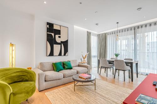 St. Pancras and Somers Town Apartment | StayCozy at Enclave King's Cross