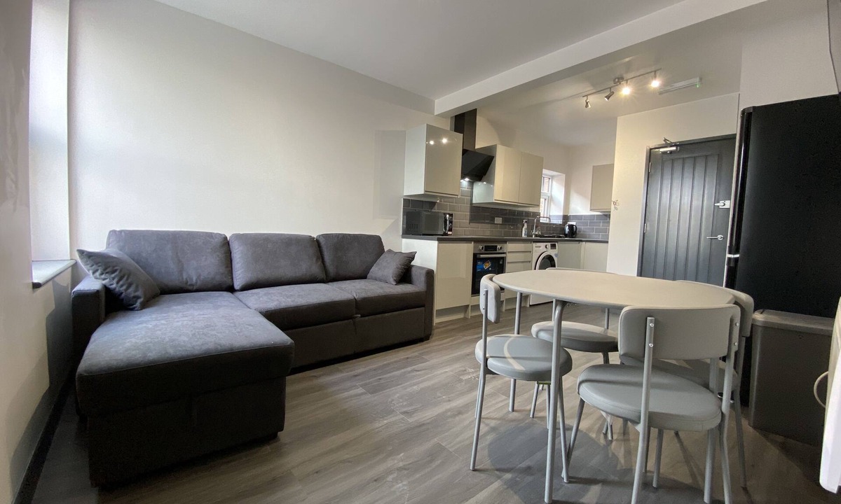 Crewe Apartment | StayCrewe Apartments