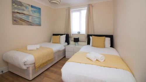 Shirley Apartment | StayZo Penthouse Accommodation 1- Premier Lodge