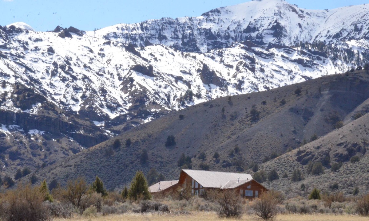 Cedarville House | steamboat stop over ranch