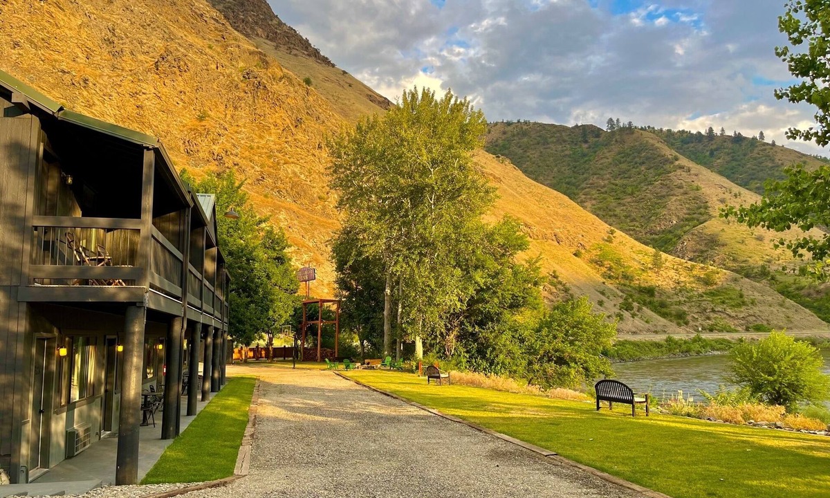 Idaho County Hotel | Steelhead Lodge
