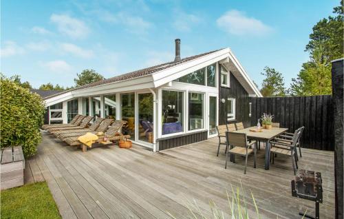 Strandby House | Steenbo