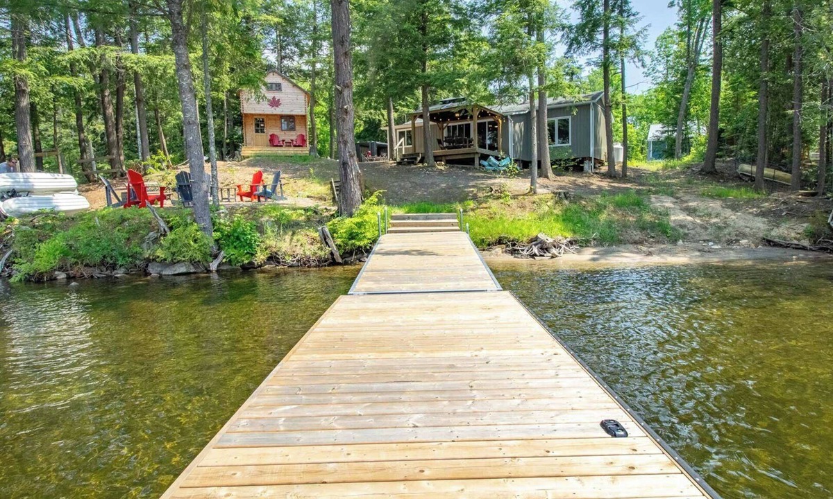 Tudor and Cashel Cottage | Steenburg Shores & S'mores