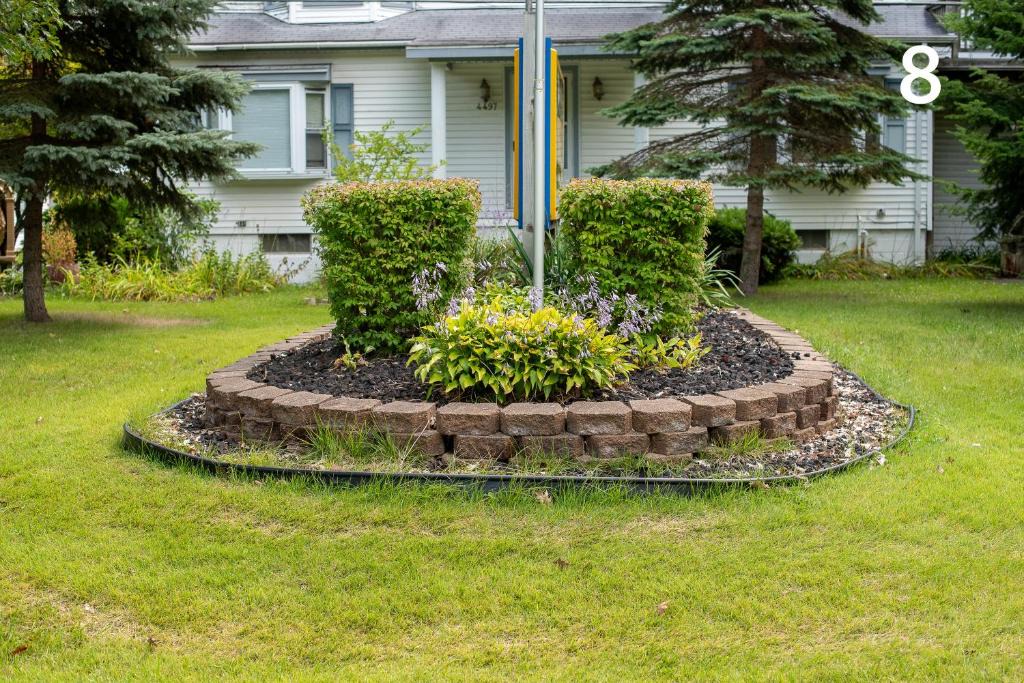 Greenbush Hotel | Stefan's R&R Resort