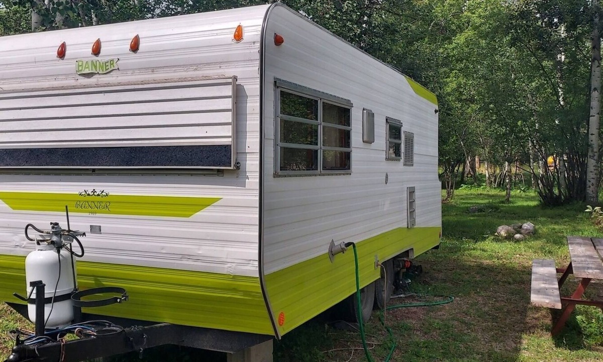 Saddlestring House | Steinbeck Camper, Rustic Mid-Century Camper