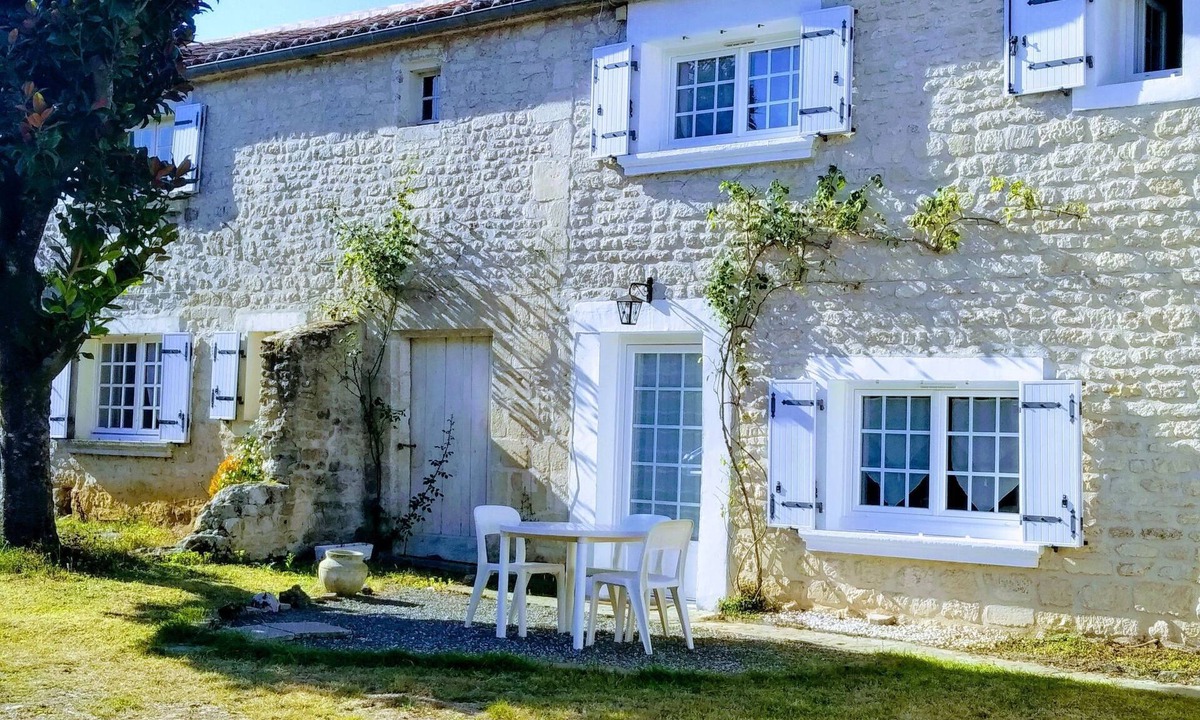 Pays de Fontenay-Vendee House | Steinhaus Ardenne in Fontenay-le-Comte by Interhome