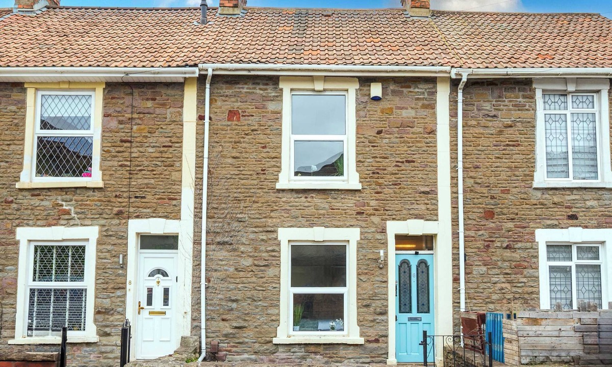 Staple Hill House | Stella's Cottage by STAE-Homes