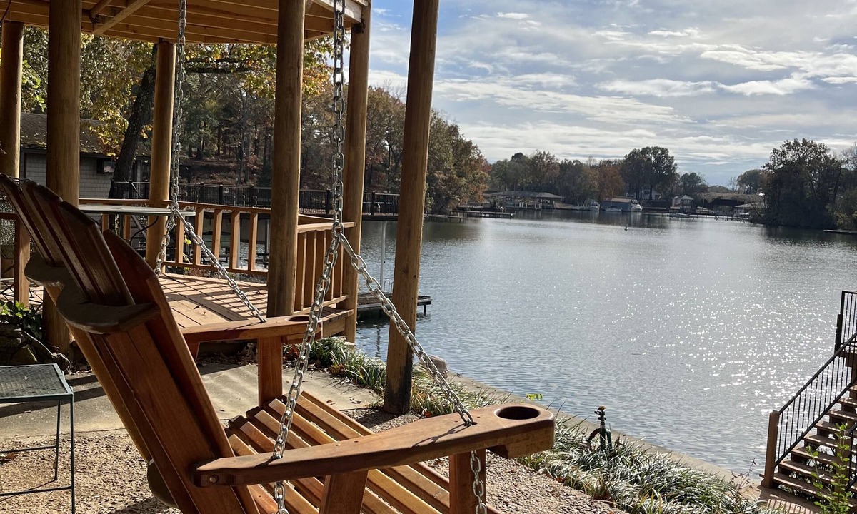 Florence Condo | Stenson Hollow Lake Condo