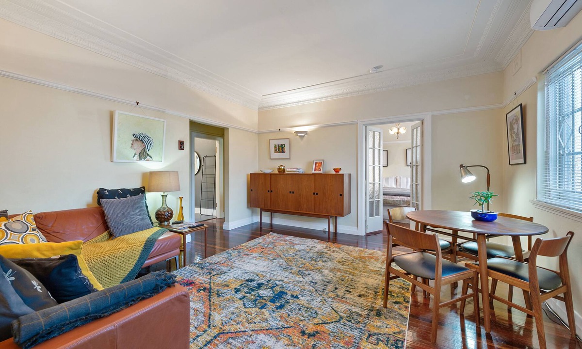 New Farm Apartment | Step Back into Style ~ 2Bed/1Bath/1Car ~ New Farm