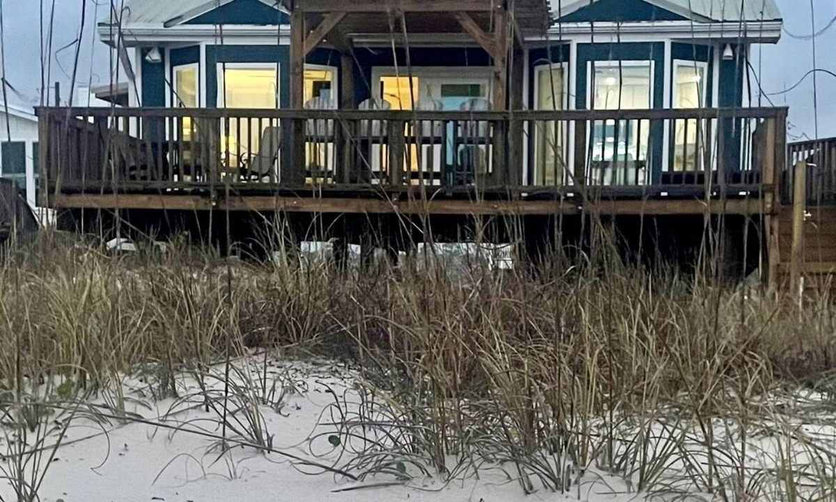 Southpointe House | STEP RIGHT ONTO THE SAND 180 degree VIEWSnUncrowded beach!