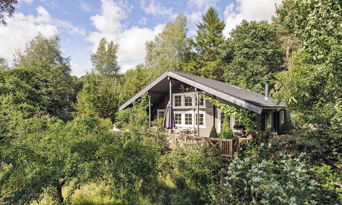 Silkeborg Municipality House | Step through the gate and feel peace in the woods