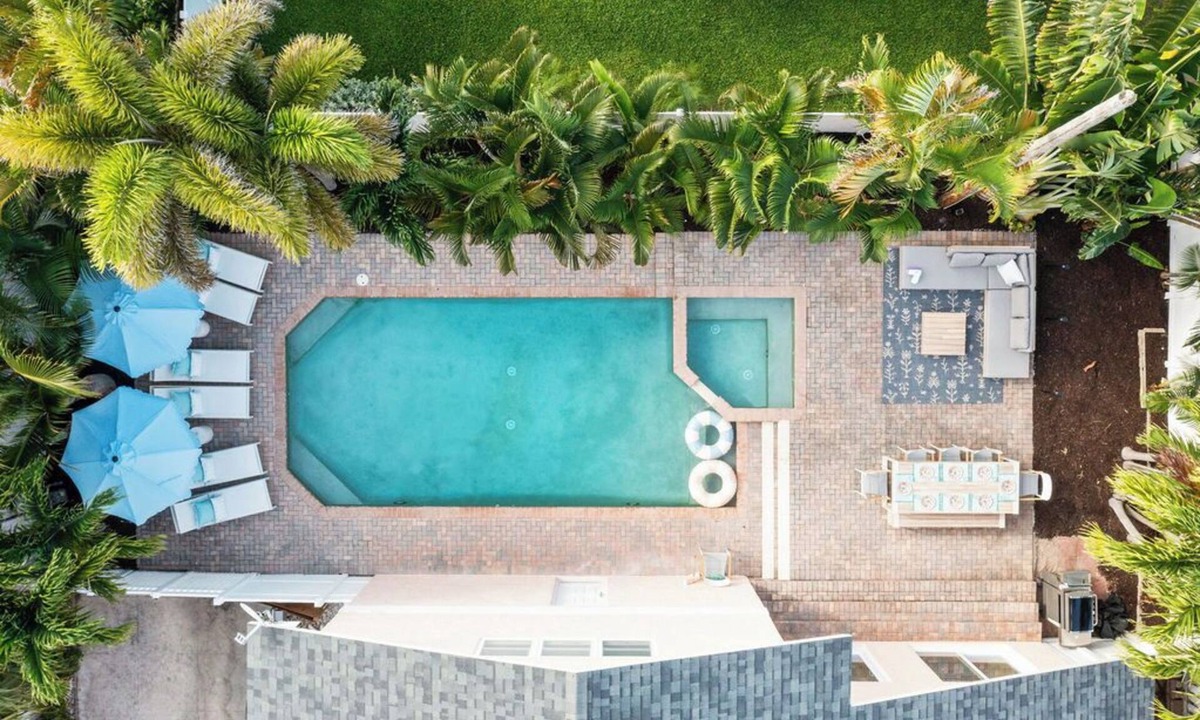 Palm Beach Shores House | Steps 2 Beach | Pool/SPA | Game Room | Pool Table