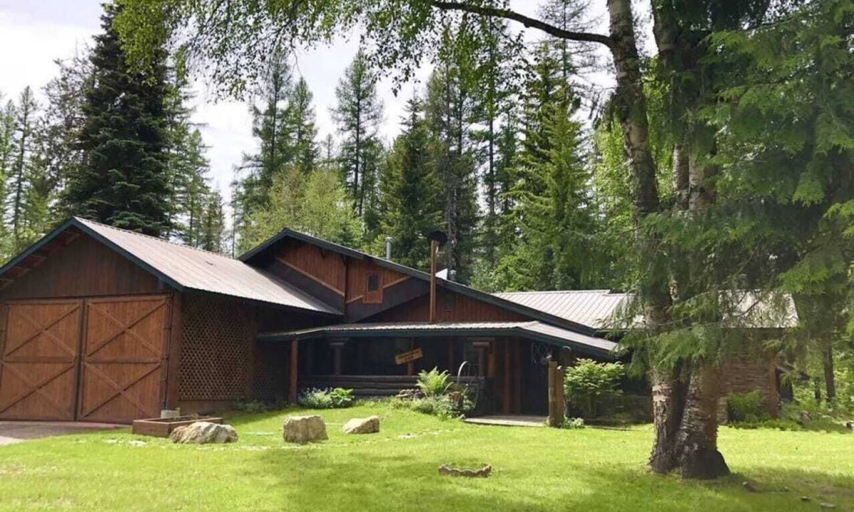 West Glacier Cabin | Steps Away Cabin #1 in West Glacier