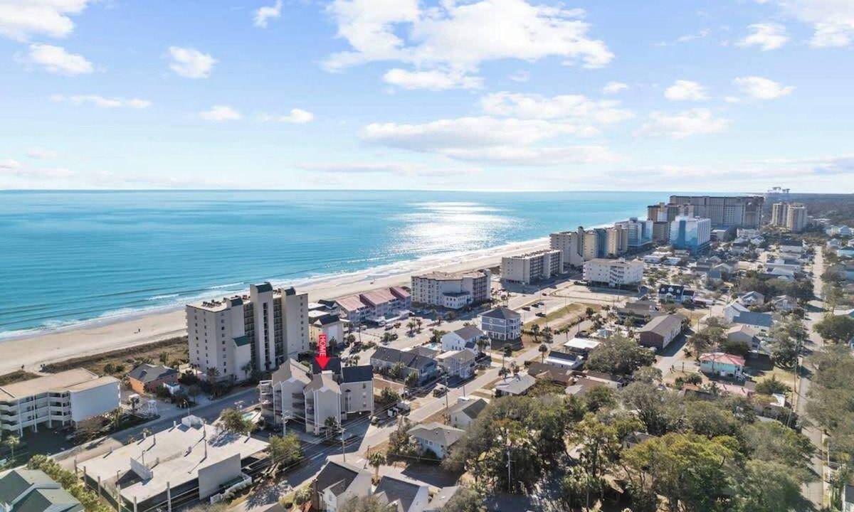 Windy Hill Apartment | Steps Away From The Ocean