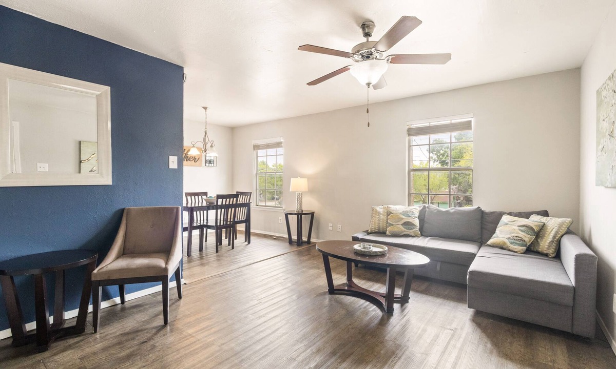 Central Arlington Apartment | Steps from AT&T Stadium ★ Comfy Space ★ Kind Hosts