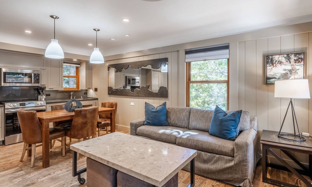 Homewood House | Steps from Beach! Lake Tahoe Lodge for Up to 6 Guests