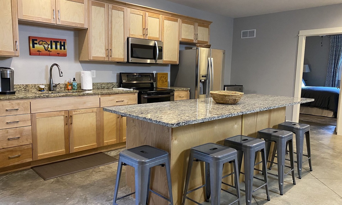 Sunset Hills Apartment | Steps from KU, Private Guest Suite & Game Room