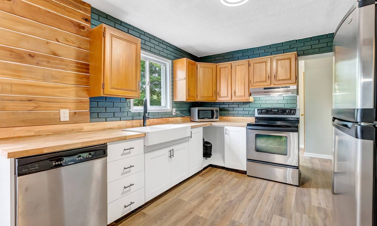 Minden House | Steps from South Lake, on 9 acres surrounded by Haliburton highlands.