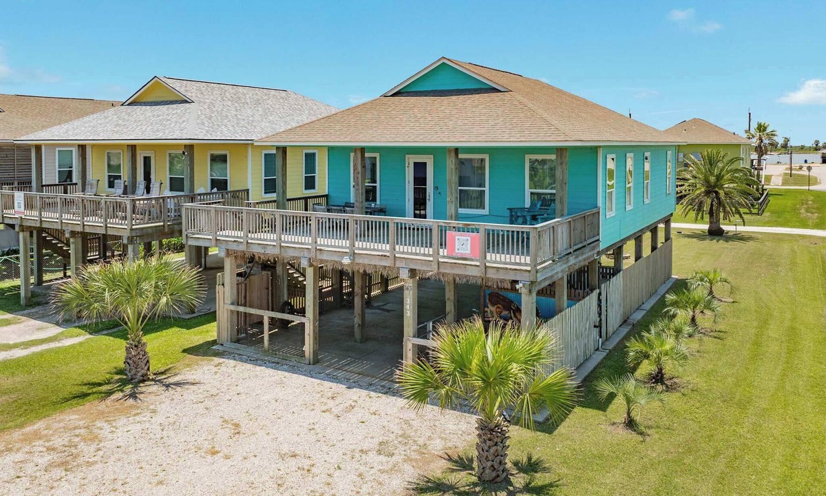 Surfside Beach House | Steps from the Jetty & Beach!