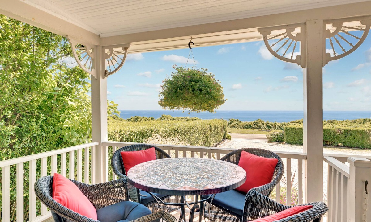 Montauk House | Steps from the Ocean