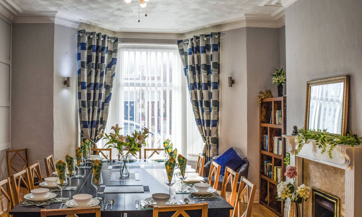 South Shore Cottage | Steps from the sand, moments from the fun.