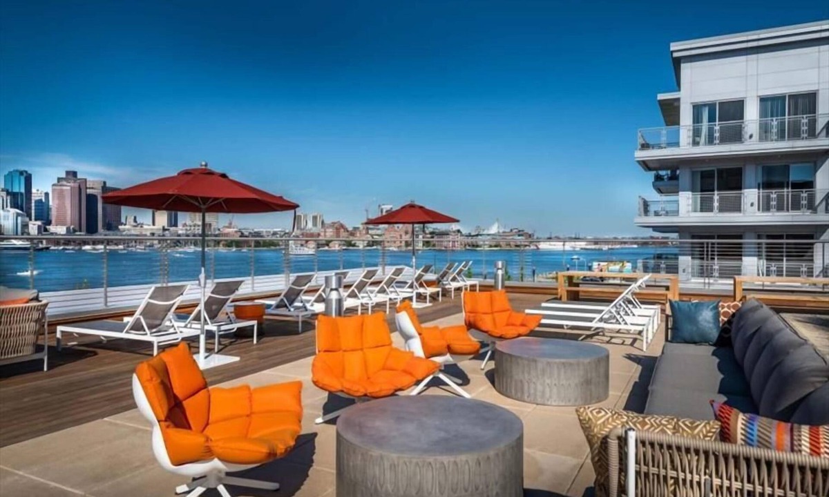 Central-Maverick Square - Paris Street Apartment | Steps from Waterfront | Private Studio | Upscale Amenities | GLS