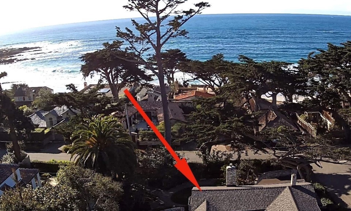 Golden Rectangle House | Steps to Beach- Ocean views - Dog Friendly