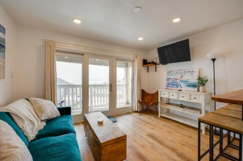North Beach House | Steps to Beach: Corpus Christi Condo w/Balcony