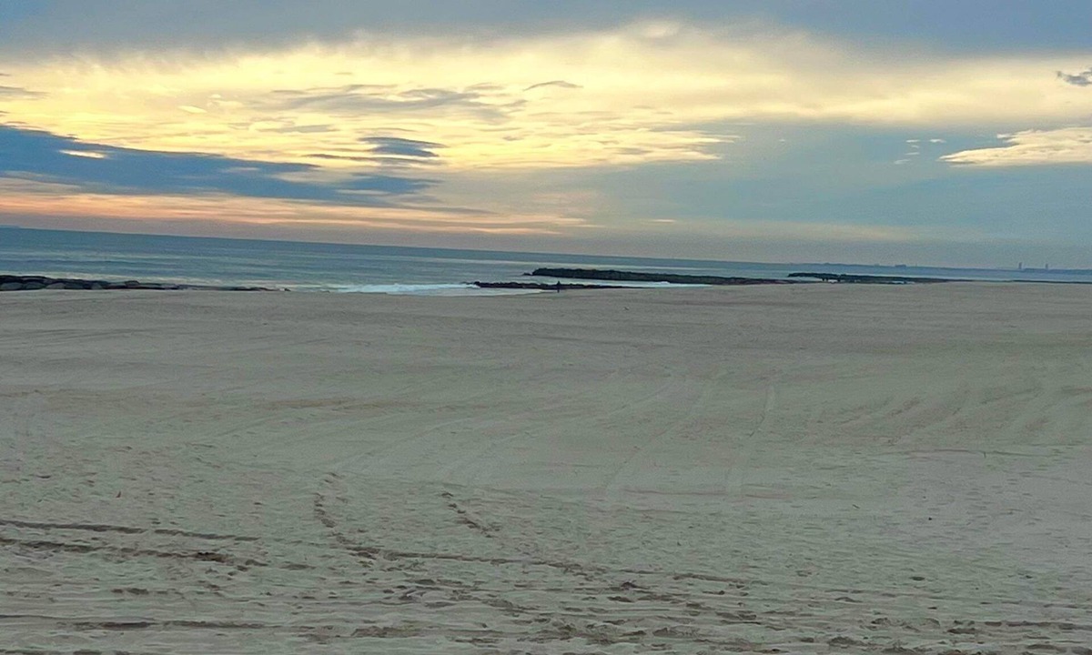 East Atlantic Beach Apartment | Steps to beautiful beach