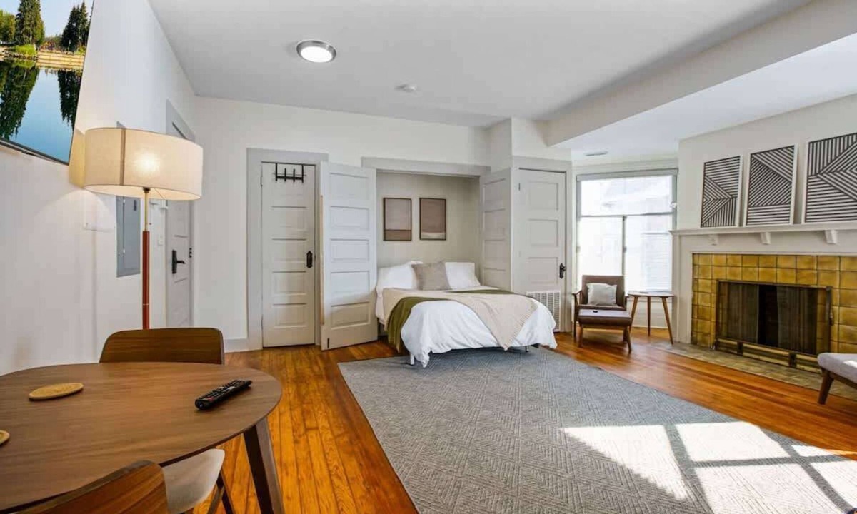 Hough House | Steps to Cleveland Clinic - Bright Studio