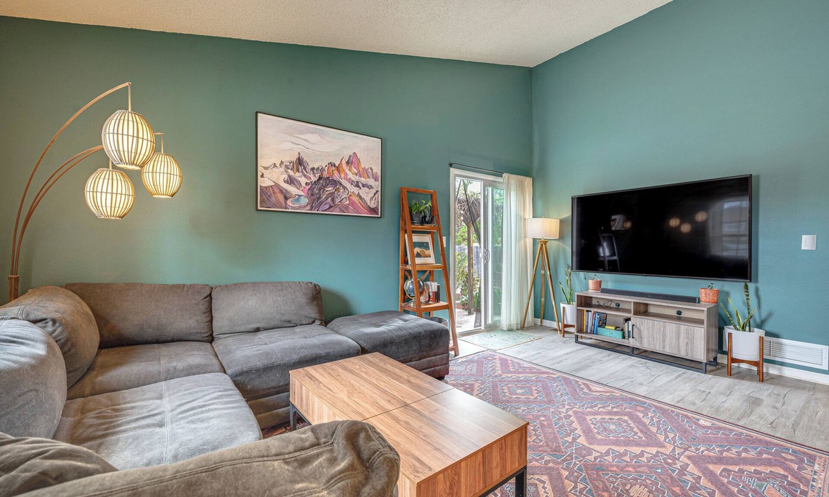Walnut Grove House | Steps to Dog Park! Westminster Home w/Fire Pit